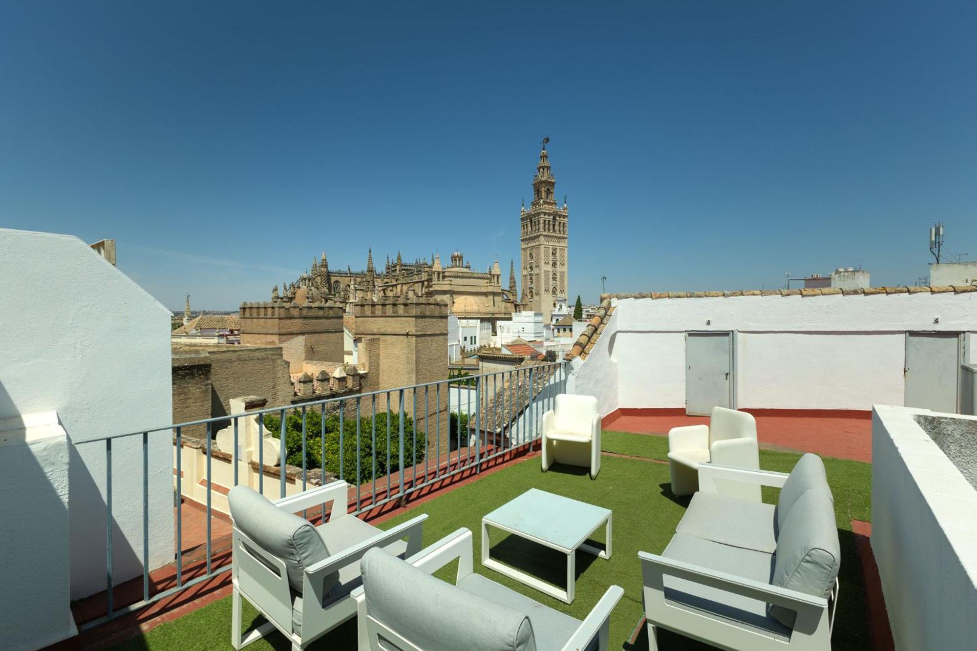 Alianza Giralda Sky View By Valcambre